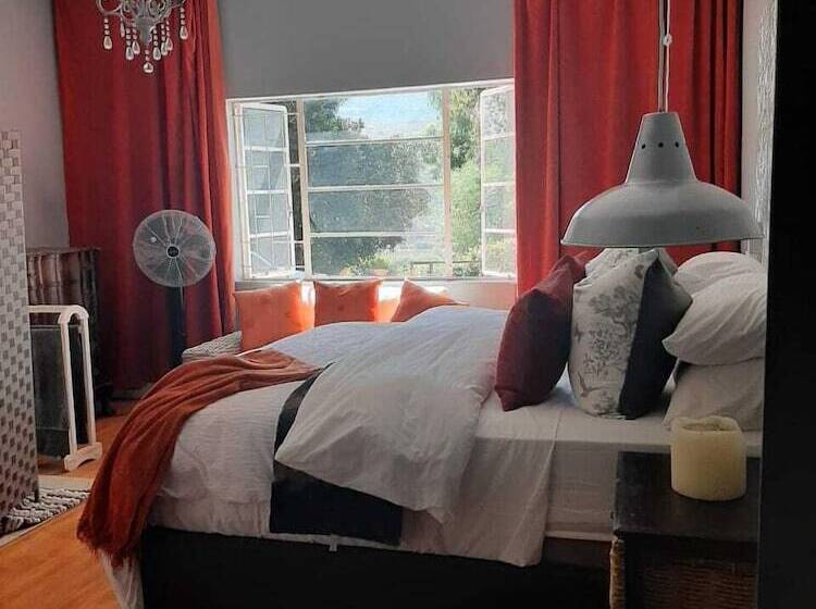 צימר Ukholo Lodge