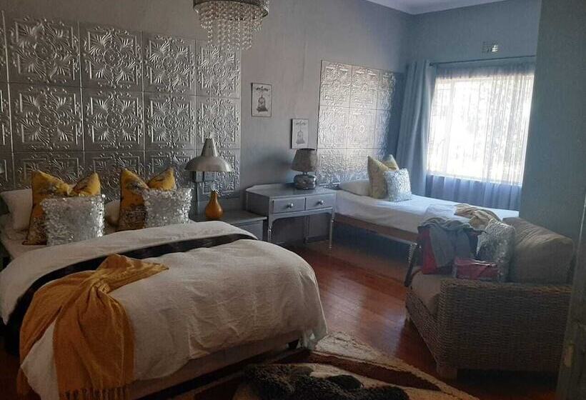 צימר Ukholo Lodge