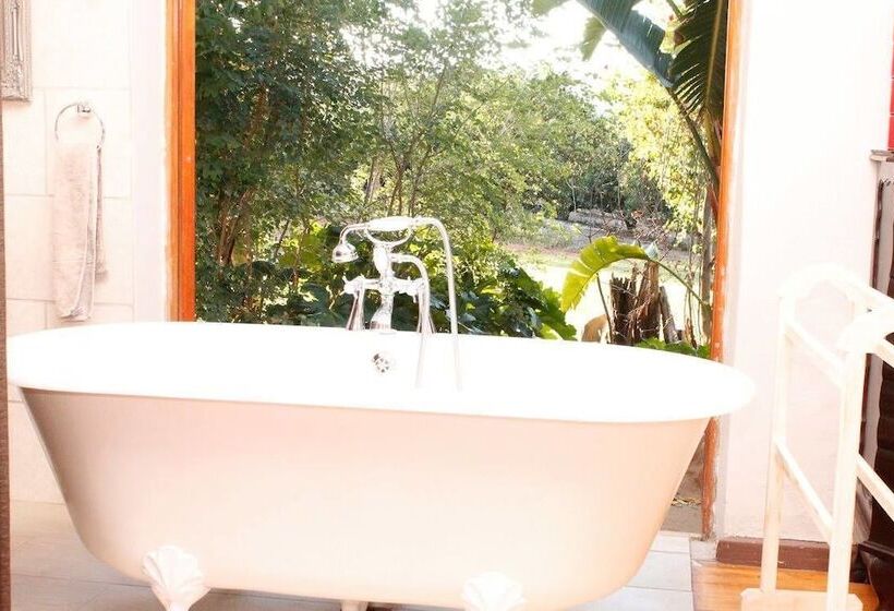 צימר Ukholo Lodge