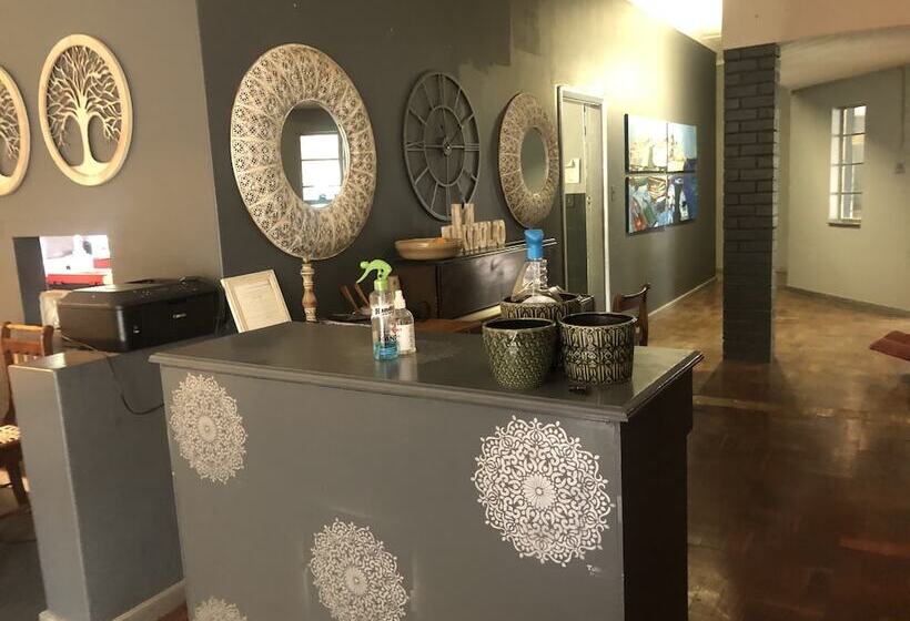 צימר Ukholo Lodge