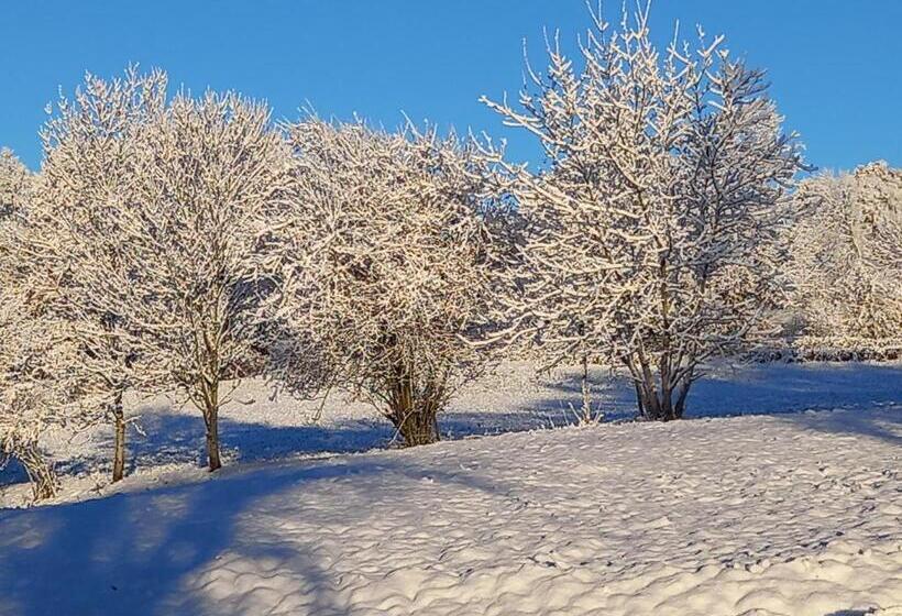צימר Valreley, Chambres Et Table D Hôtes Eco Friendly Avec Bain Nordique Au Sud Du Massif Du Jura