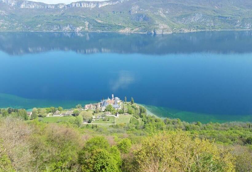 צימר Valreley, Chambres Et Table D Hôtes Eco Friendly Avec Bain Nordique Au Sud Du Massif Du Jura