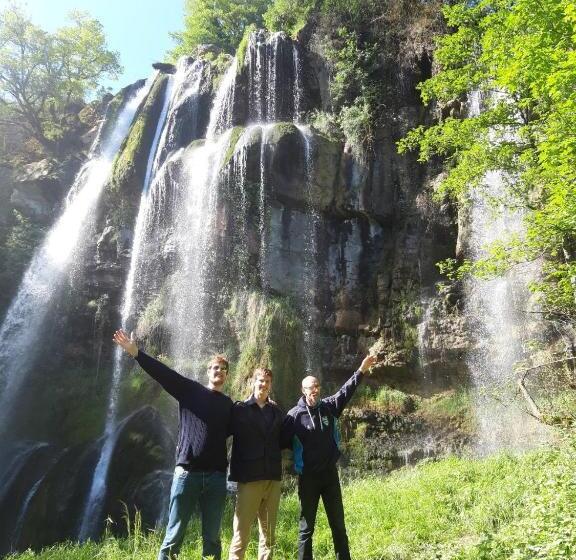 צימר Valreley, Chambres Et Table D Hôtes Eco Friendly Avec Bain Nordique Au Sud Du Massif Du Jura