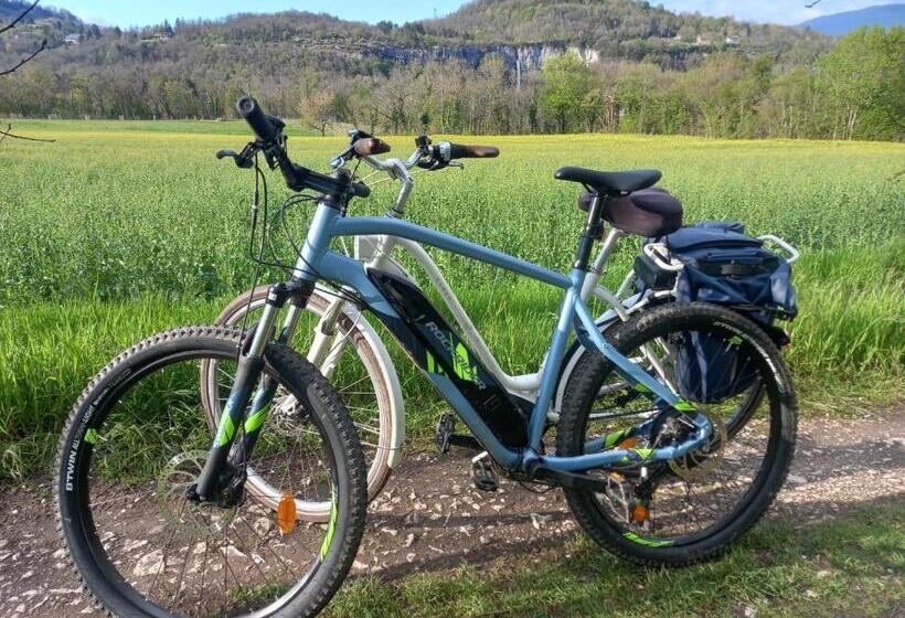 צימר Valreley, Chambres Et Table D Hôtes Eco Friendly Avec Bain Nordique Au Sud Du Massif Du Jura