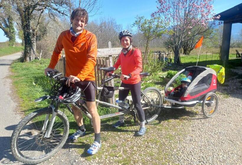 צימר Valreley, Chambres Et Table D Hôtes Eco Friendly Avec Bain Nordique Au Sud Du Massif Du Jura