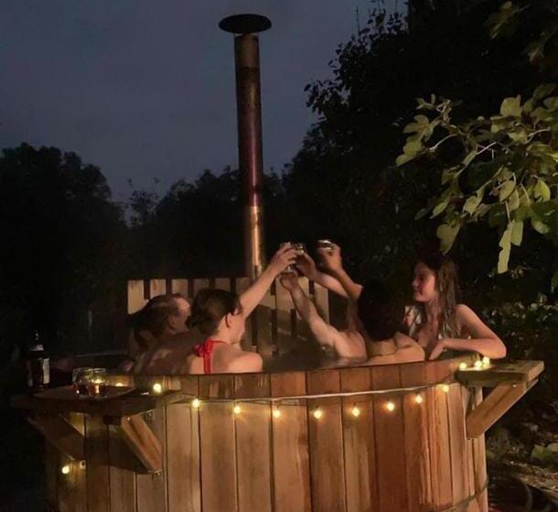 צימר Valreley, Chambres Et Table D Hôtes Eco Friendly Avec Bain Nordique Au Sud Du Massif Du Jura