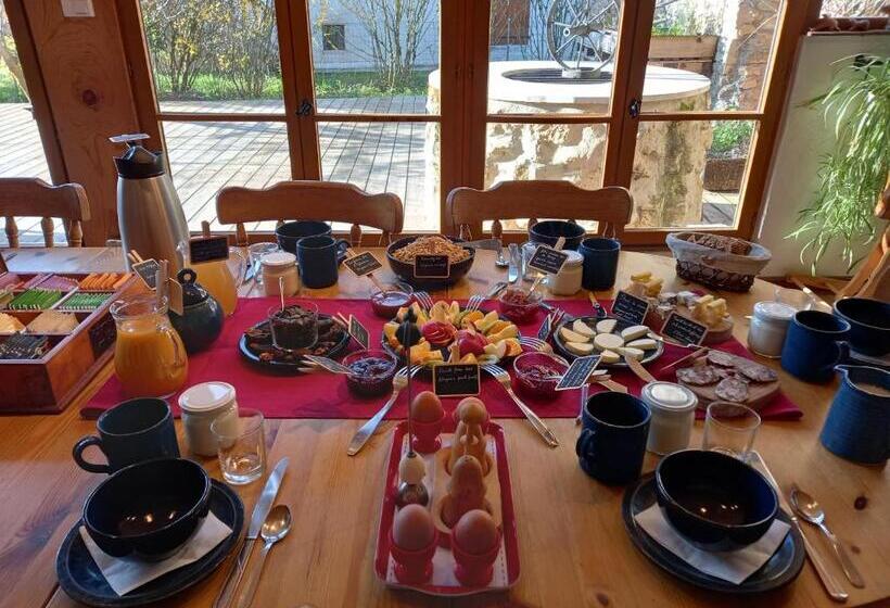 צימר Valreley, Chambres Et Table D Hôtes Eco Friendly Avec Bain Nordique Au Sud Du Massif Du Jura