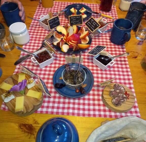 צימר Valreley, Chambres Et Table D Hôtes Eco Friendly Avec Bain Nordique Au Sud Du Massif Du Jura