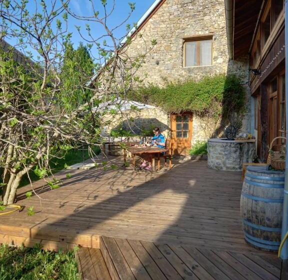 צימר Valreley, Chambres Et Table D Hôtes Eco Friendly Avec Bain Nordique Au Sud Du Massif Du Jura