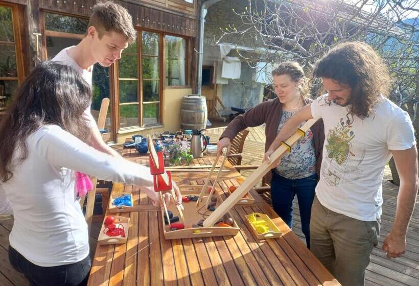 مبيت وإفطار Valreley, Chambres Et Table D Hôtes Eco Friendly Avec Bain Nordique Au Sud Du Massif Du Jura