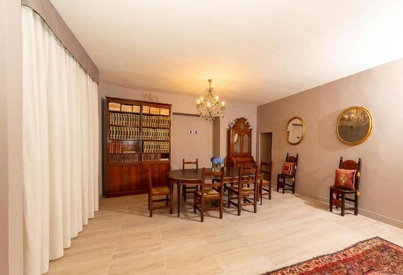 مبيت وإفطار Villa Sarchi