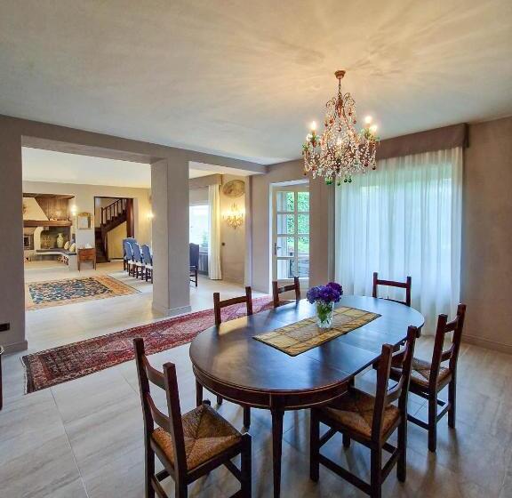 مبيت وإفطار Villa Sarchi