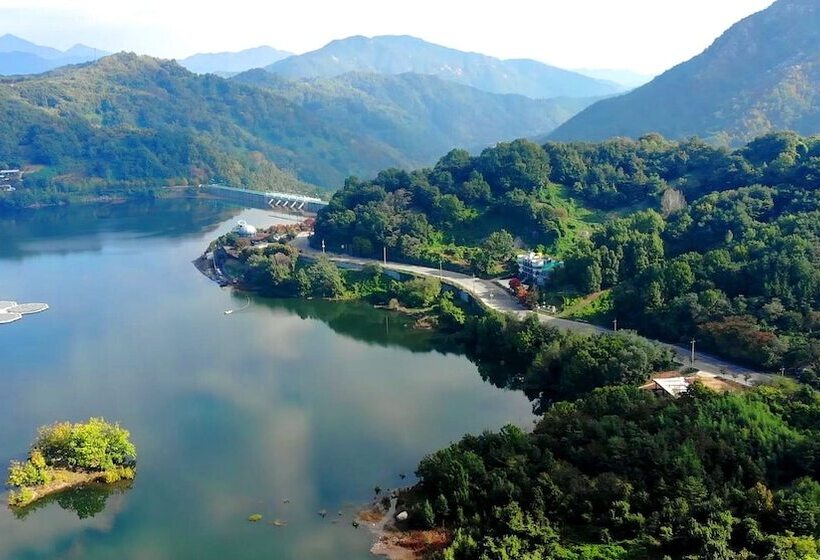 Hapcheonho View Smile Pension