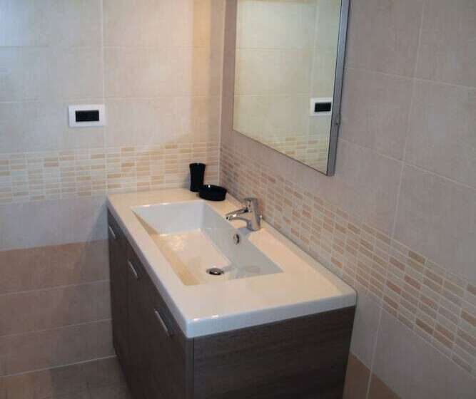 여관 Albergo Diffuso Valcellina E Val Vajont In Claut