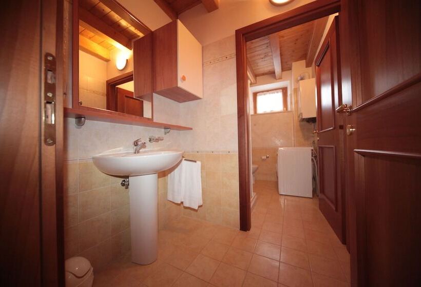 簡易ホテル Albergo Diffuso Valcellina Val Vajont In Cimolais