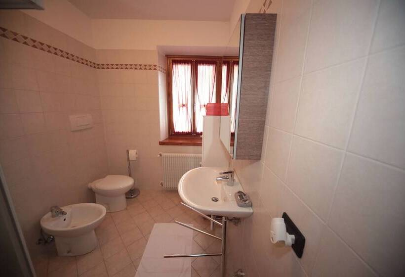 簡易ホテル Albergo Diffuso Valcellina Val Vajont In Cimolais