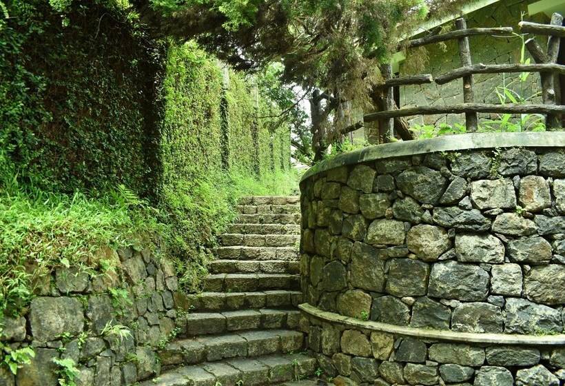 Отель Adrak Summer Sand Hill Resort Vagamon