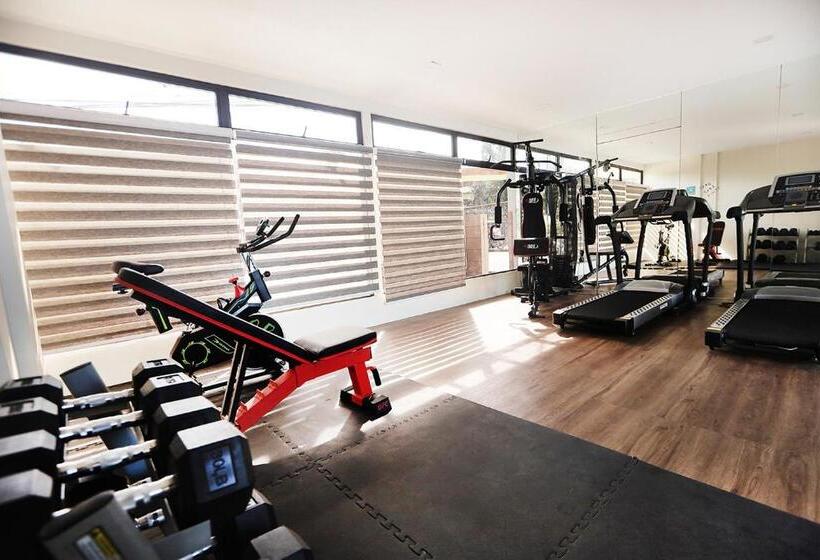 Aerostop Hotel And Restaurant