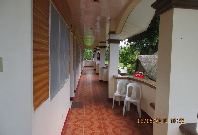 호텔 Agm Beachfront Resort & Resto