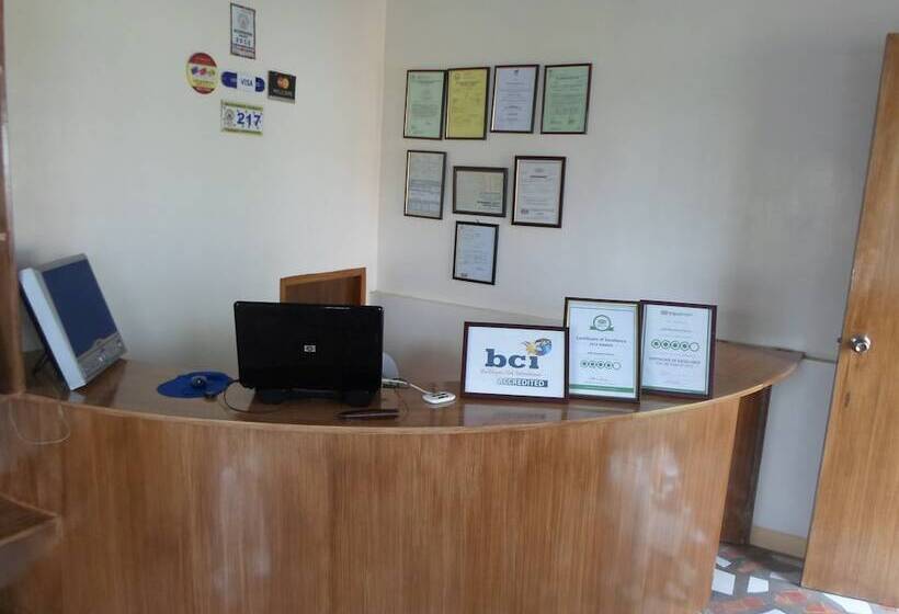 Hotelli Agm Beachfront Resort & Resto