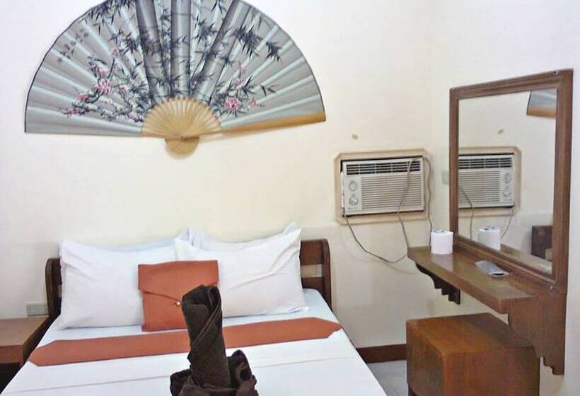 Hotelli Agm Beachfront Resort & Resto