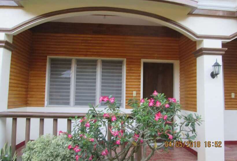 호텔 Agm Beachfront Resort & Resto