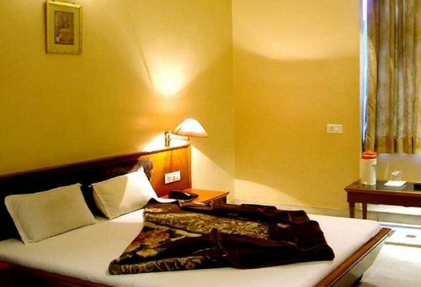 فندق Ambaji International