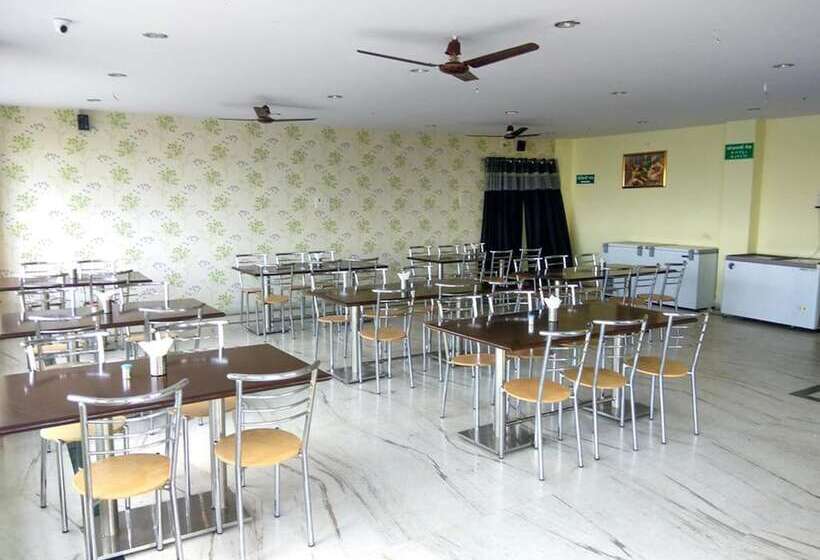 فندق Arjun Pride