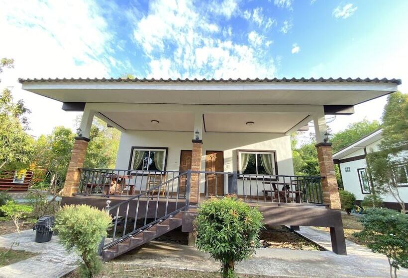 فندق Brown Andaman  Krabi