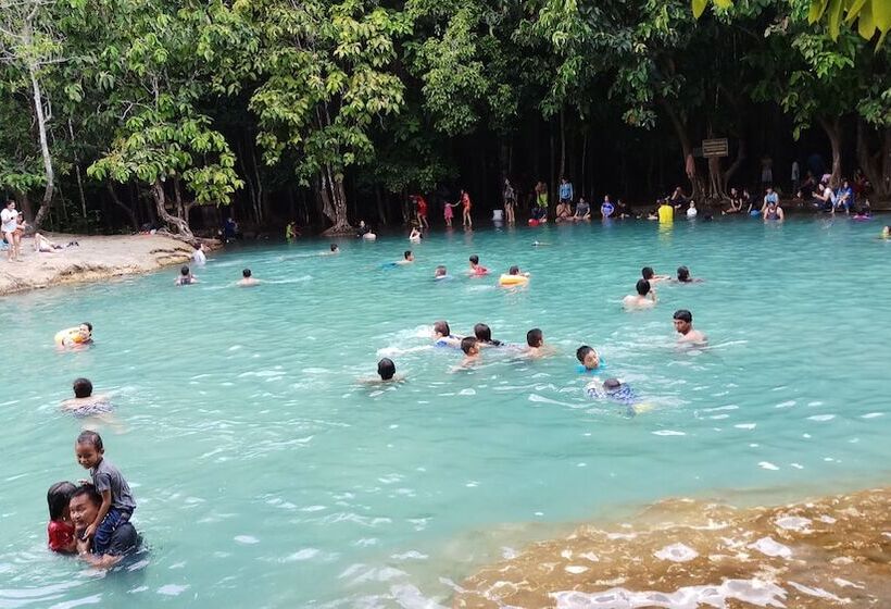 בית מלון כפרי Brown Andaman  Krabi