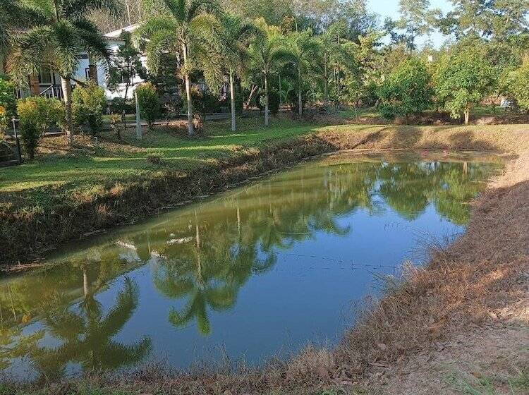 בית מלון כפרי Brown Andaman  Krabi