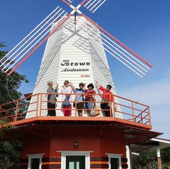 فندق Brown Andaman  Krabi