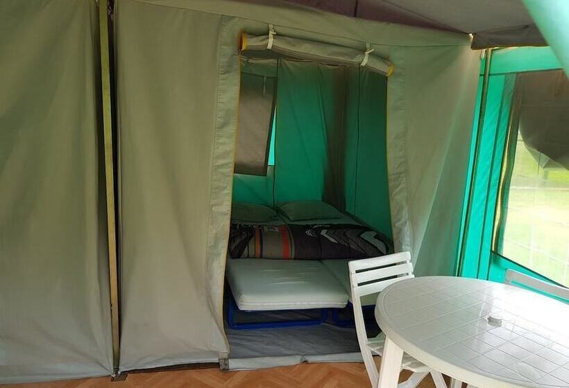 ホテル Camping Les Berges Du Célé