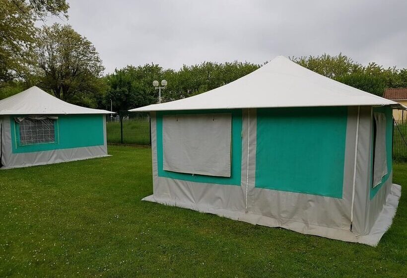 ホテル Camping Les Berges Du Célé