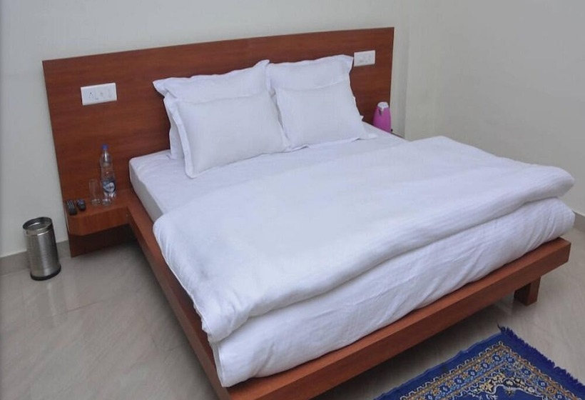 בית מלון כפרי Corbett Mist Resort