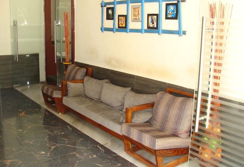 בית מלון כפרי Corbett Mist Resort