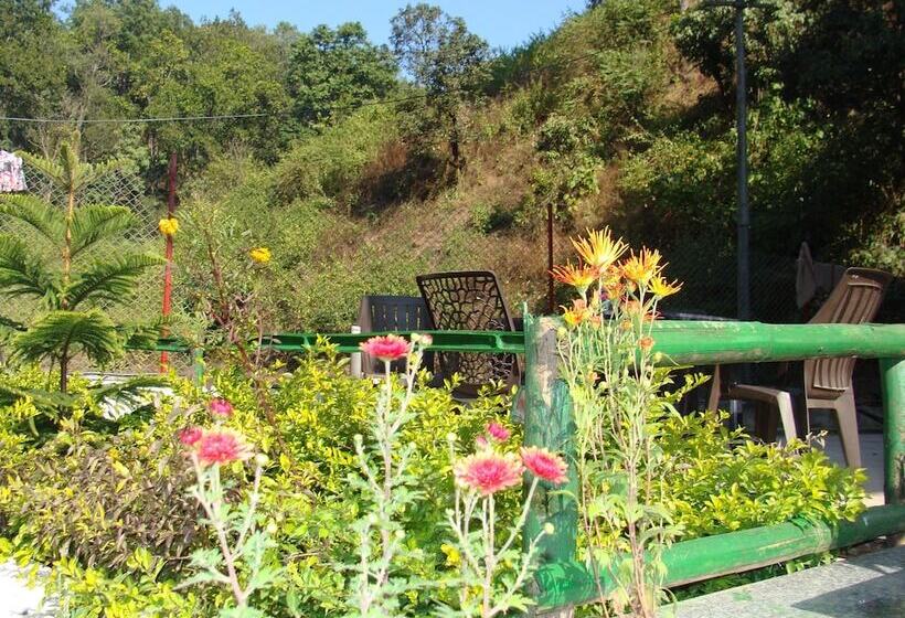 בית מלון כפרי Corbett Mist Resort