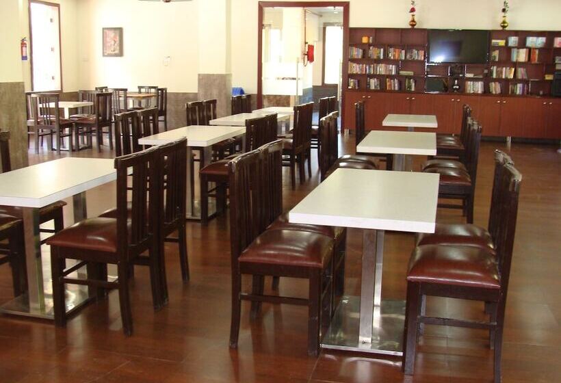 فندق Corbett Mist Resort