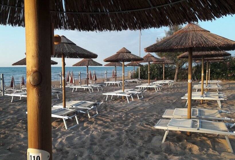 فندق De La Ville