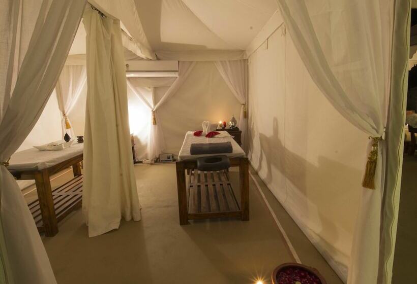 בית מלון כפרי Dhora Desert Resort & Spa By Eight Continents