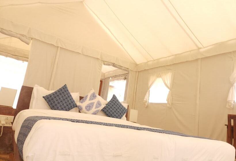 בית מלון כפרי Dhora Desert Resort & Spa By Eight Continents