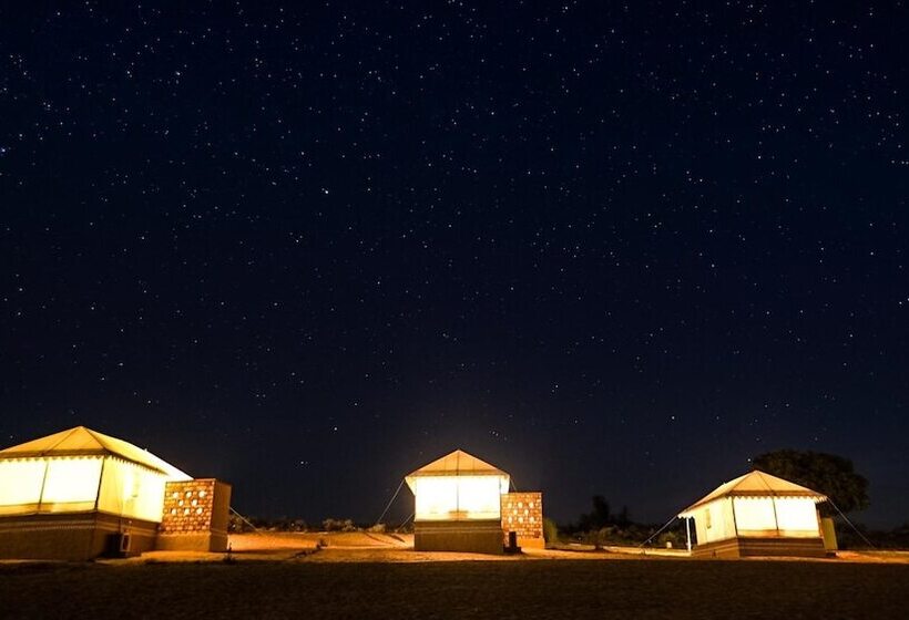 בית מלון כפרי Dhora Desert Resort & Spa By Eight Continents