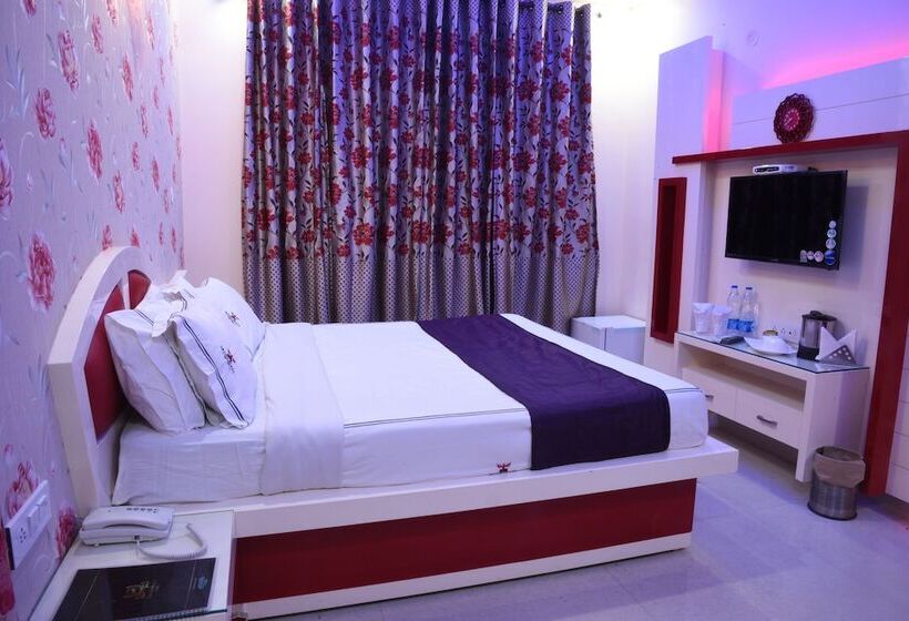 호텔 Gst Grand Plaza