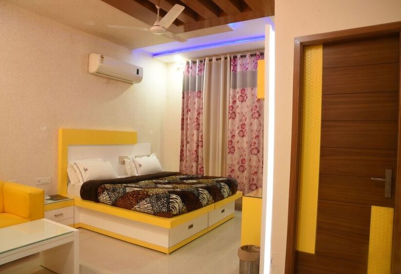 호텔 Gst Grand Plaza