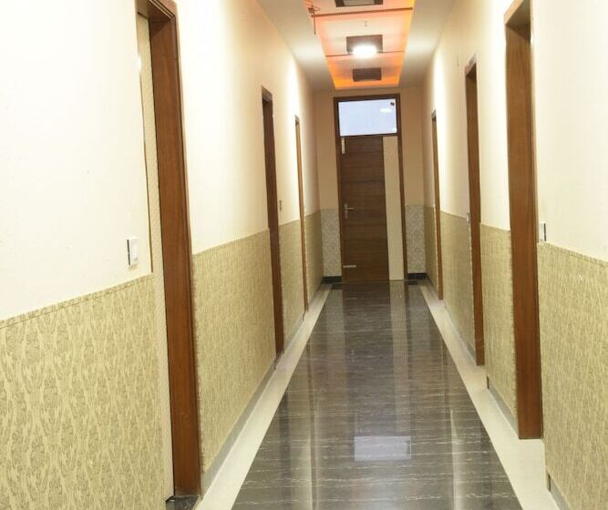 호텔 Gst Grand Plaza