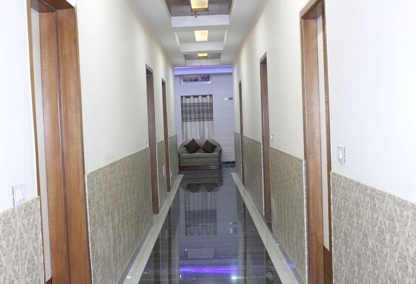 호텔 Gst Grand Plaza