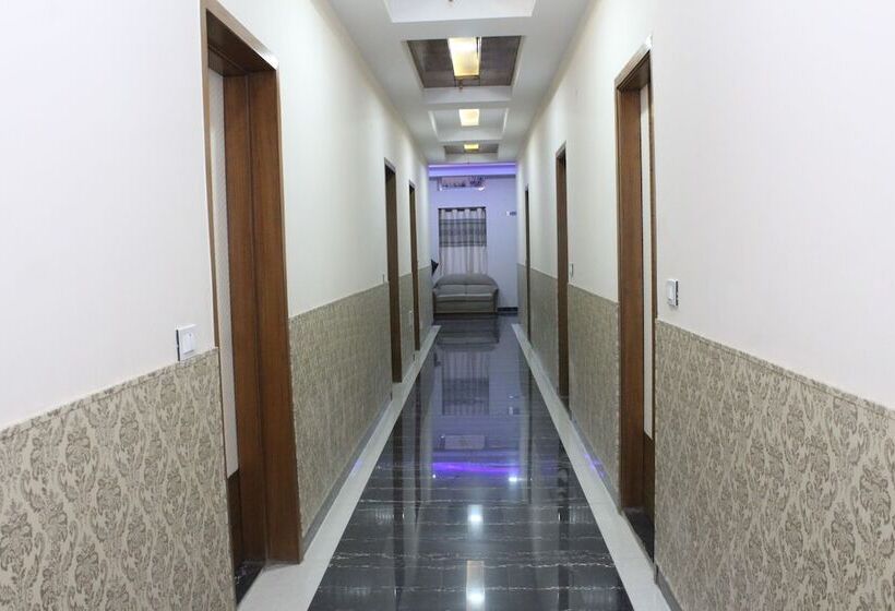 호텔 Gst Grand Plaza