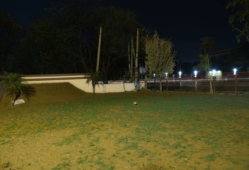 호텔 Gst Grand Plaza