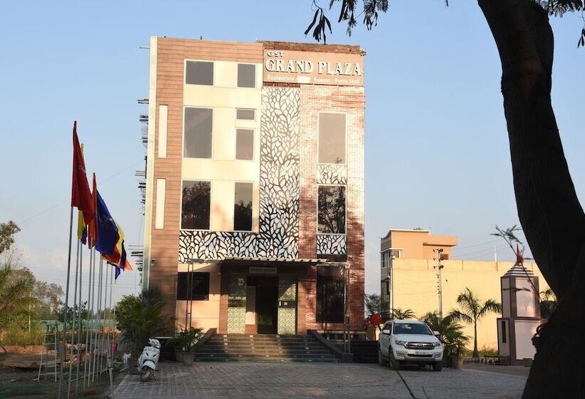 호텔 Gst Grand Plaza