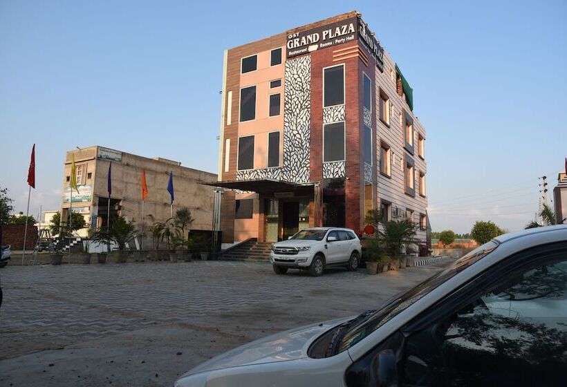 호텔 Gst Grand Plaza